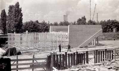 847658 Gezicht op de aanleg van het spoorwegviaduct over de Cartesiusweg aan de kopse zijde van de St.-Josephlaan te ...